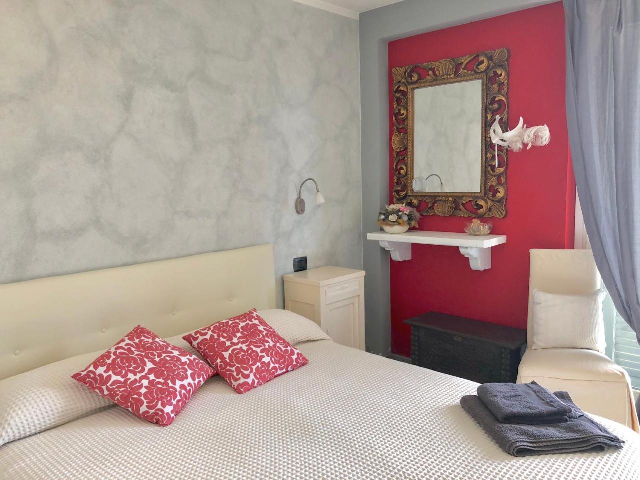 Tremezzina Appartamento Red & Grey Mezzegra Kültér fotó